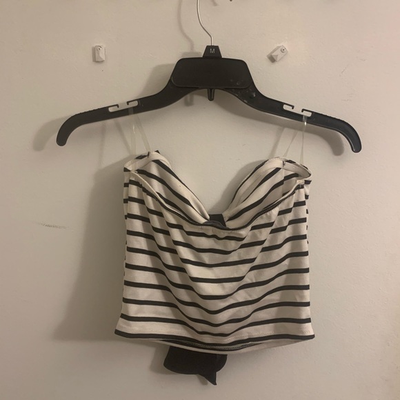 Crop top - Picture 2 of 3